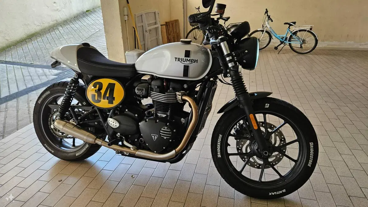 Triumph Street Twin 900 (2017 - 18)  (7)