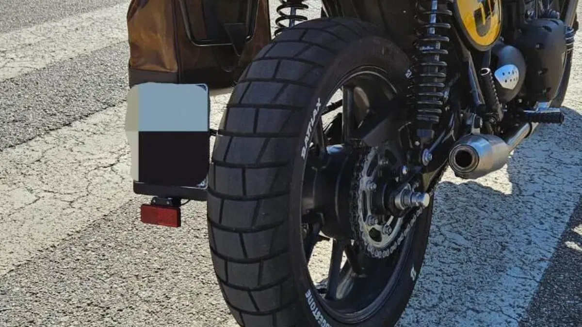 Triumph Street Twin 900 (2017 - 18)  (9)