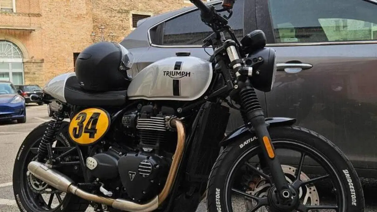 Triumph Street Twin 900 (2017 - 18)  (12)