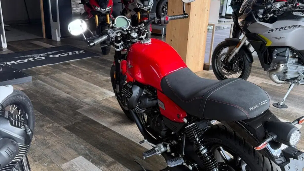 Moto Guzzi V7 Sport (2025 - 26)  (4)