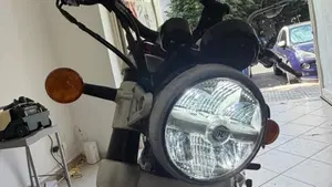 Royal Enfield Super Meteor 650 (2023 - 26)  (11)