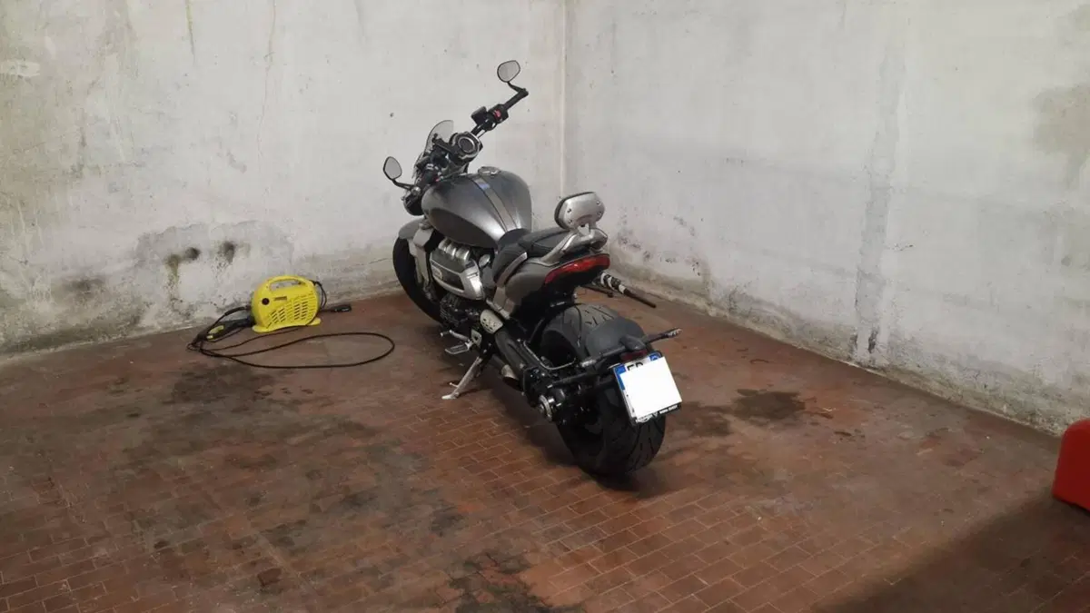 Triumph Rocket 3 R 221 (2021 - 23)  (5)