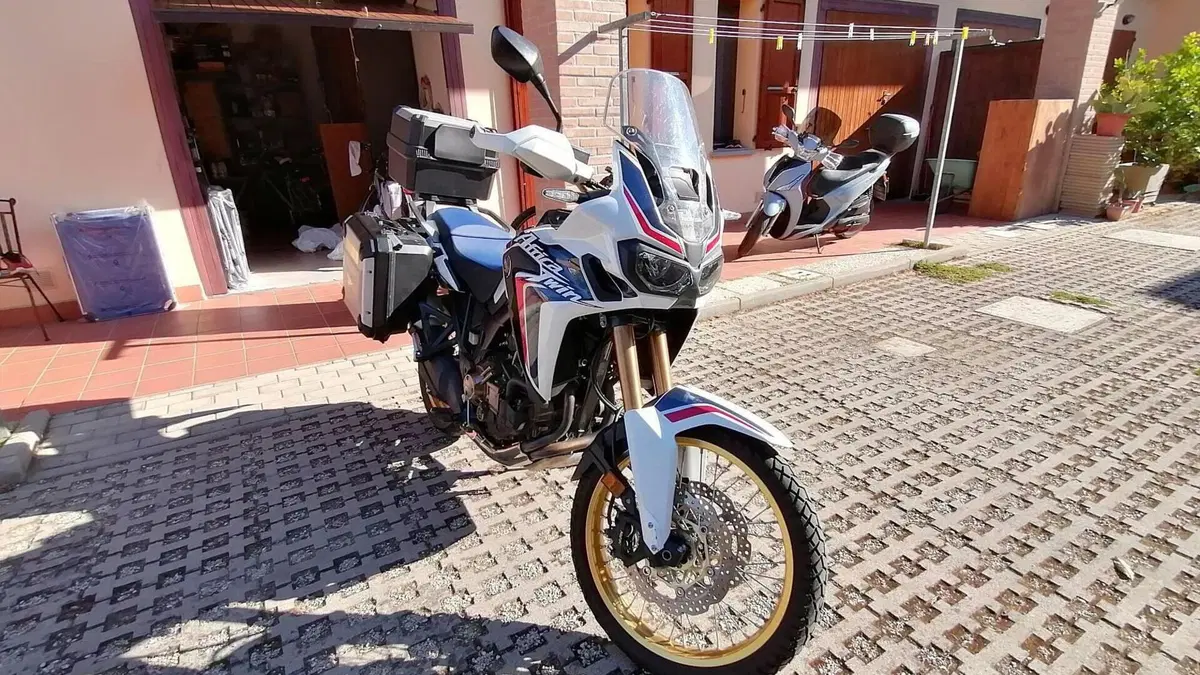 Honda Africa Twin CRF 1000L DCT (2018 - 19)  (6)