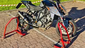 KTM 1290 Super Duke R (2019)  (2)