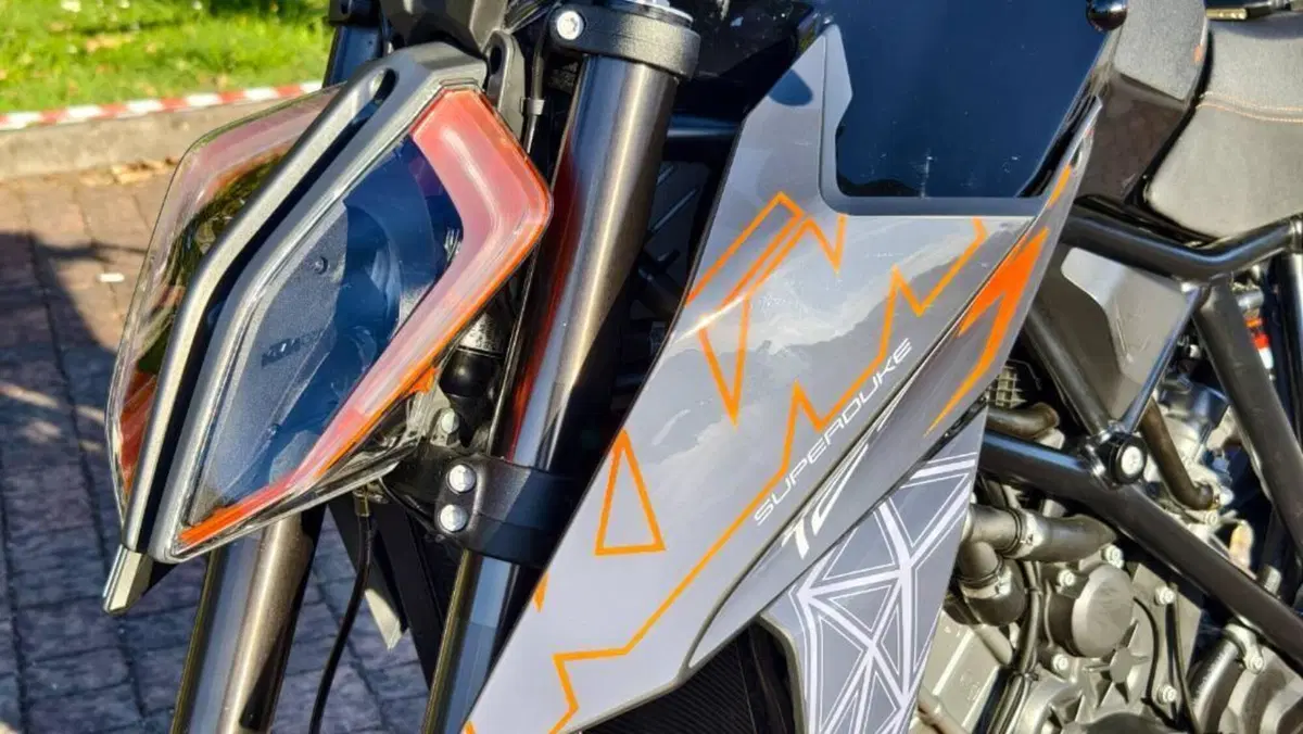 KTM 1290 Super Duke R (2019)  (3)