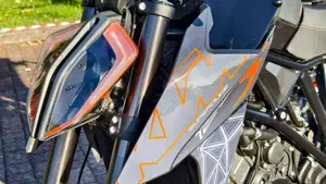KTM 1290 Super Duke R (2019)  (3)