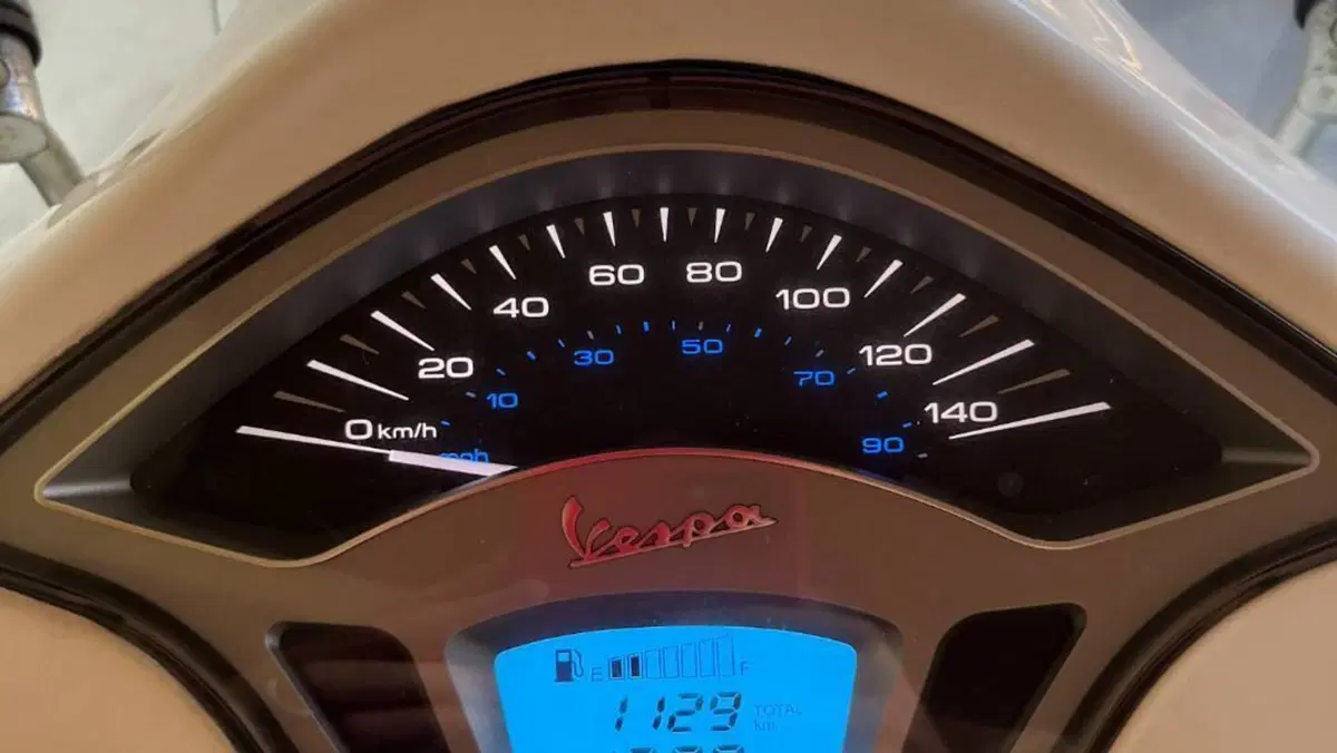 Vespa Primavera 150 3V i-get ABS (2017 - 18)  (2)