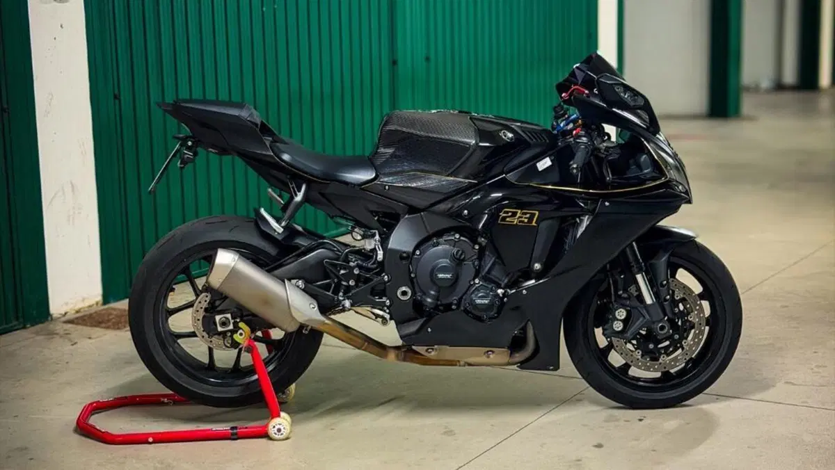 Yamaha YZF R1 (2020 - 25) 