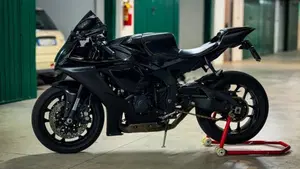 Yamaha YZF R1 (2020 - 25)  (3)