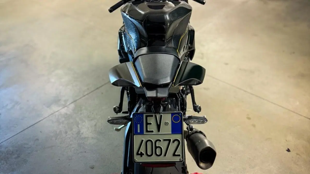 Yamaha YZF R1 (2020 - 25)  (4)
