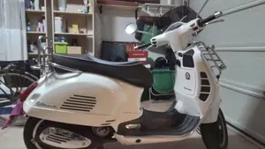 Vespa GTS 300 Super (2008 - 16) 
