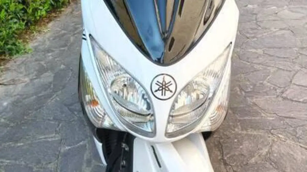 Yamaha T-Max 500 White Max (2010 - 11)  (2)