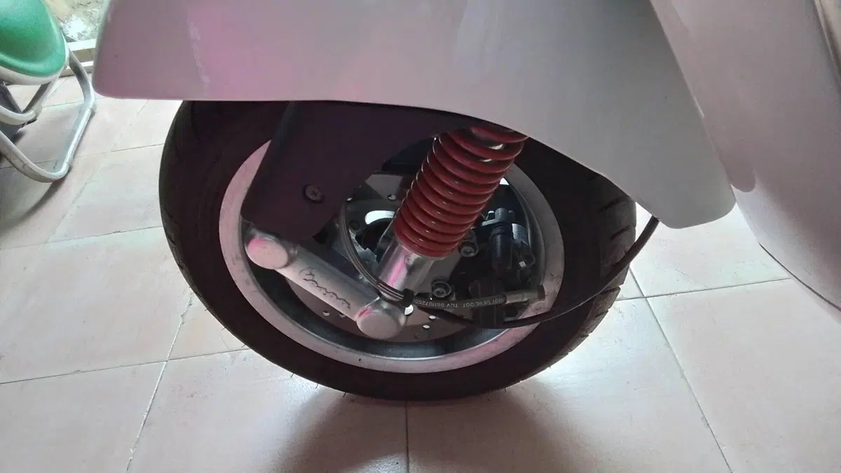 Vespa GTS 300 Super (2008 - 16)  (8)
