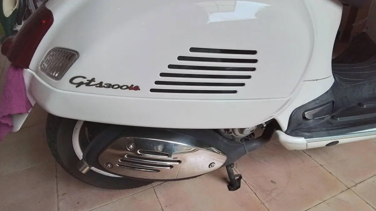 Vespa GTS 300 Super (2008 - 16)  (10)