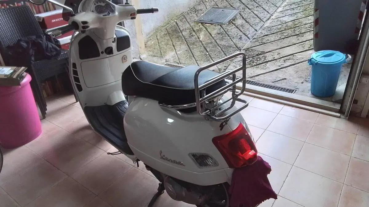 Vespa GTS 300 Super (2008 - 16)  (18)
