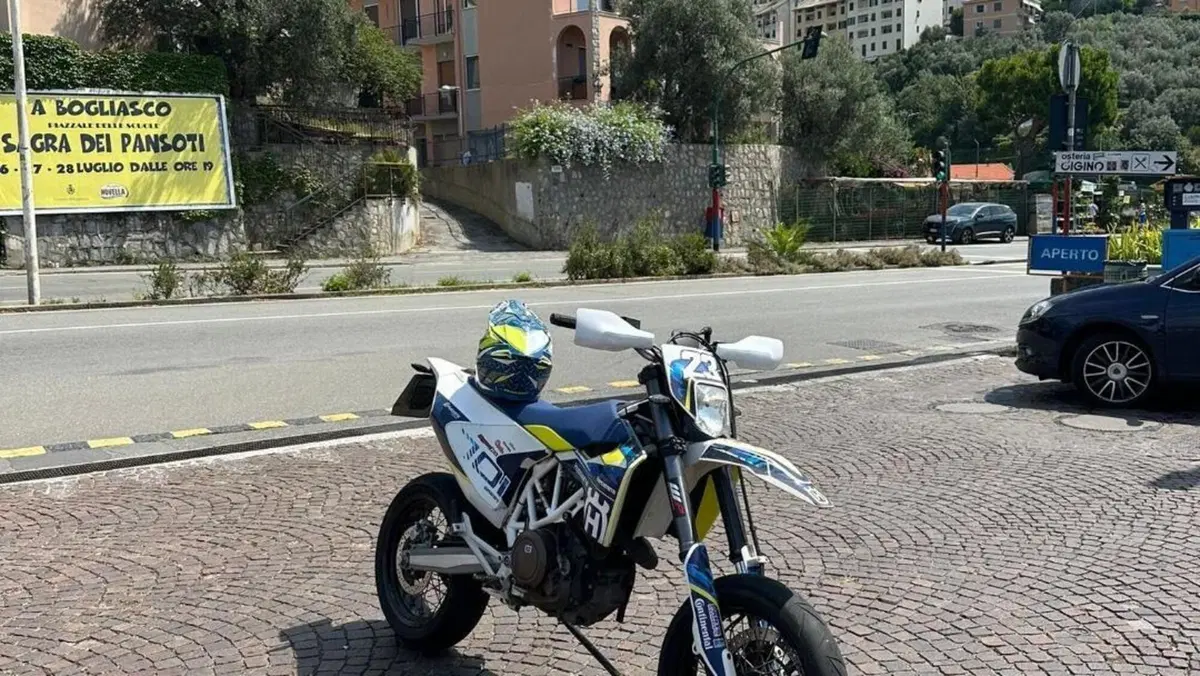 Husqvarna 701 Supermoto (2017 - 19)  (4)