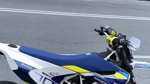 Husqvarna 701 Supermoto (2017 - 19)  (5)