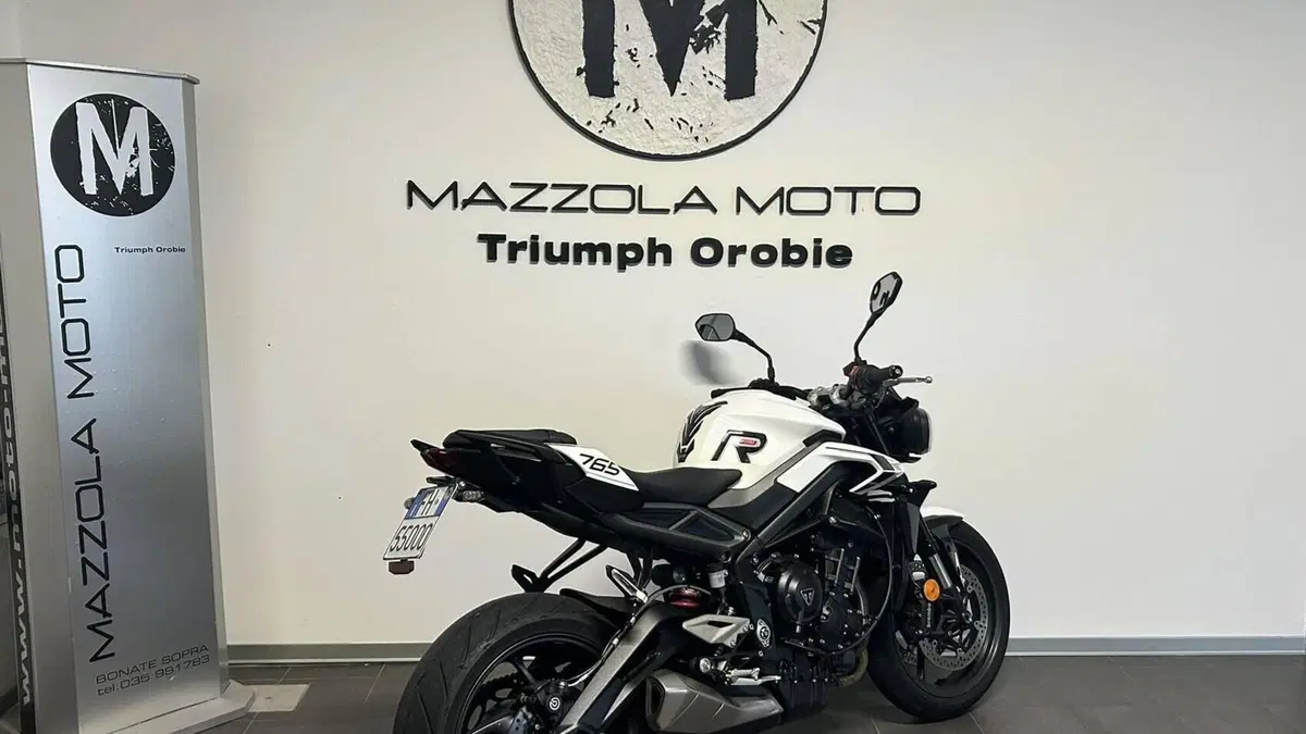 Triumph Street Triple 765 R (2023 - 26)  (2)