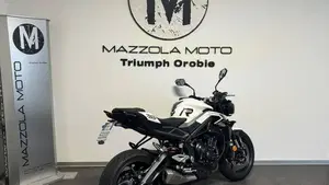 Triumph Street Triple 765 R (2023 - 26)  (2)