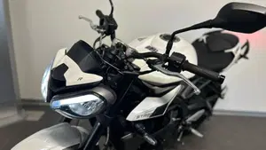 Triumph Street Triple 765 R (2023 - 26)  (6)