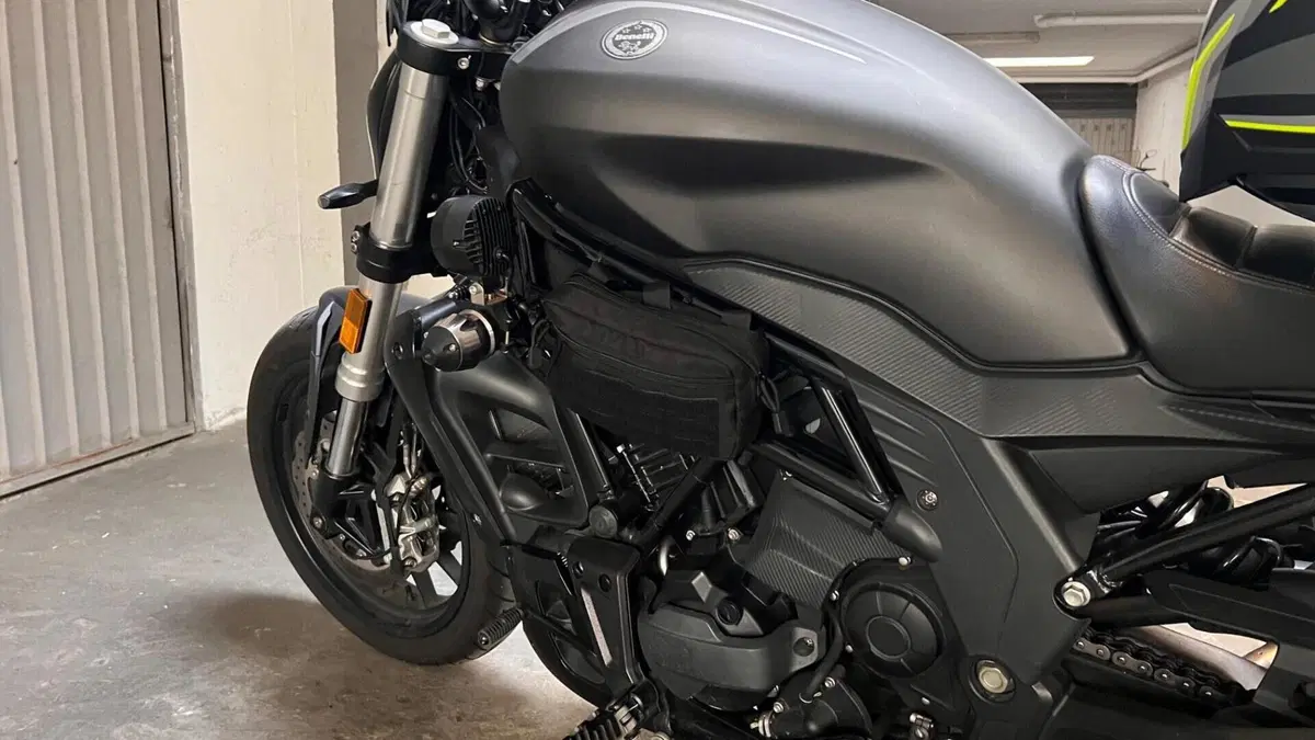 Benelli 502 C (2019 - 20)  (2)