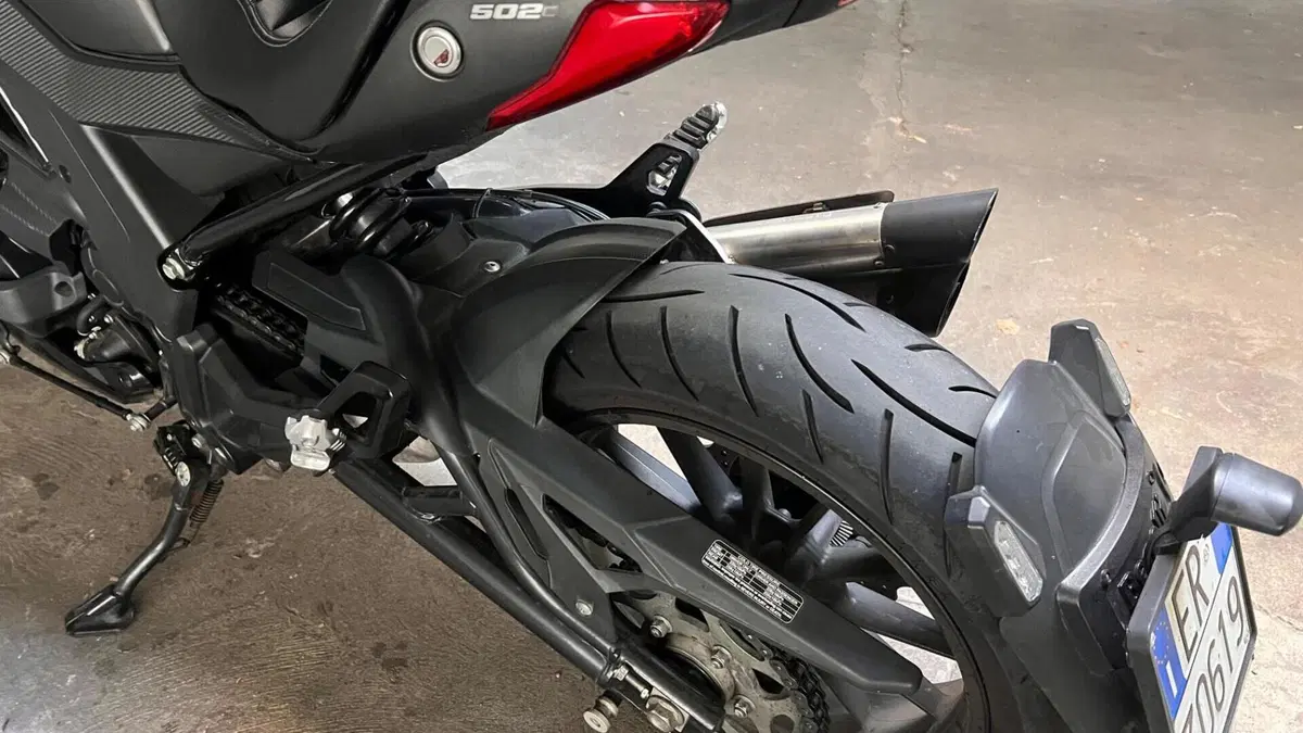 Benelli 502 C (2019 - 20)  (3)