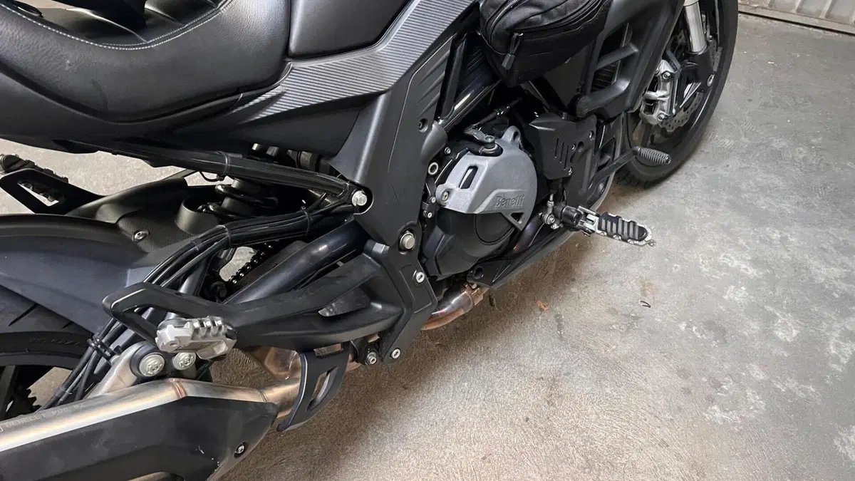Benelli 502 C (2019 - 20)  (10)