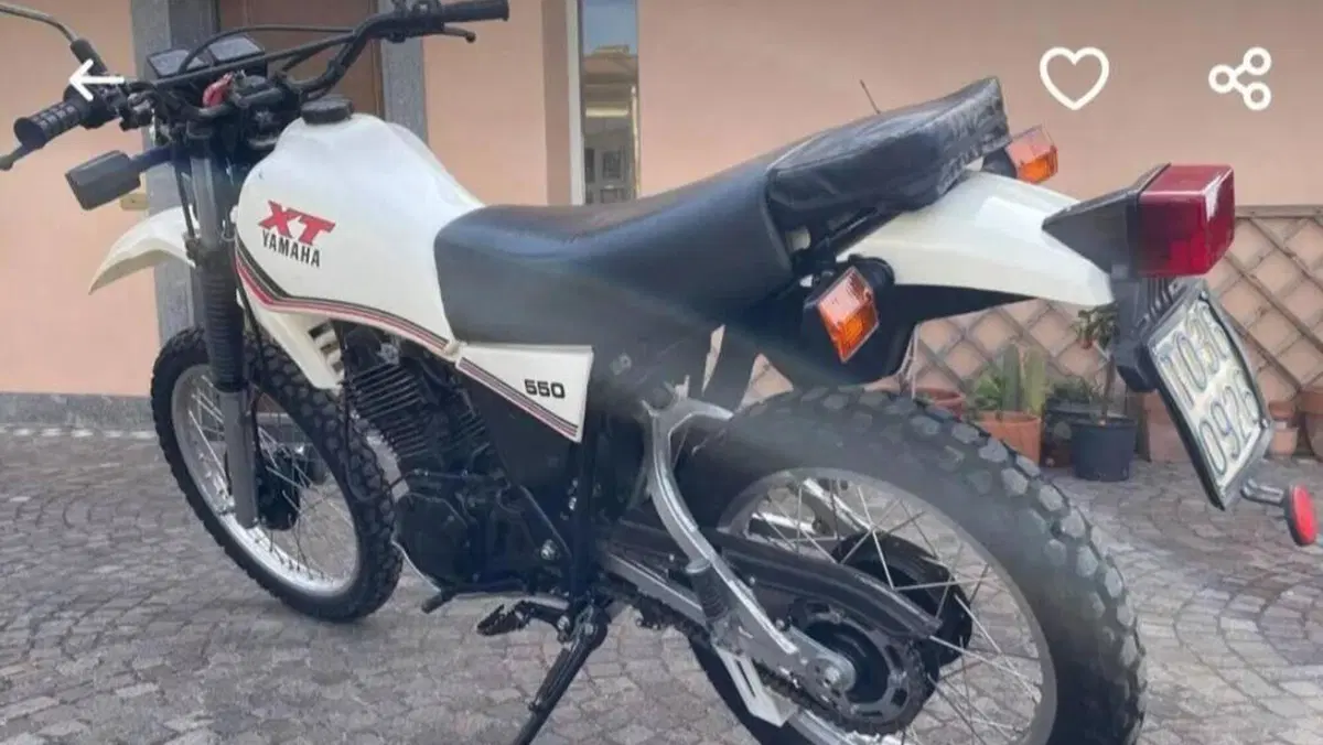 Yamaha XT 550  (2)