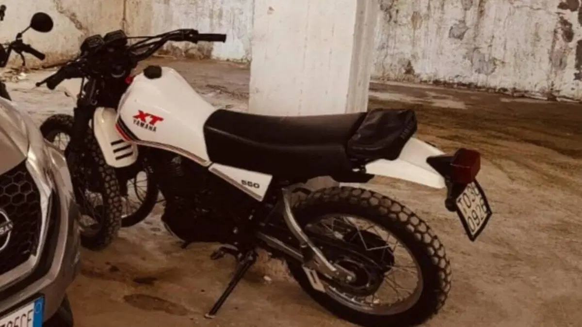 Yamaha XT 550  (6)