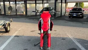 GASGAS MC 250 F (2025)  (3)
