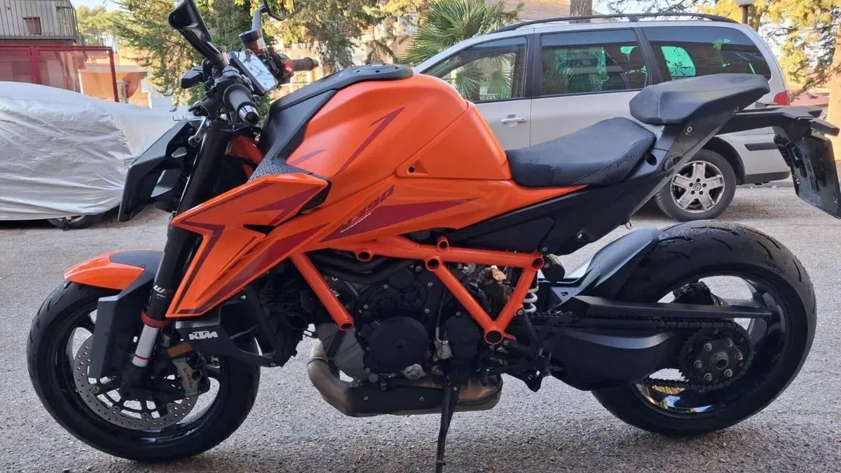KTM 1390 Super Duke R (2024 - 26)  (2)