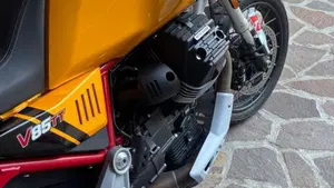 Moto Guzzi V85 TT Evocative Graphics (2021 - 23)  (3)