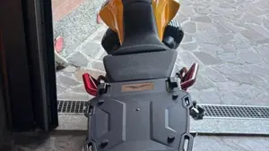 Moto Guzzi V85 TT Evocative Graphics (2021 - 23)  (5)