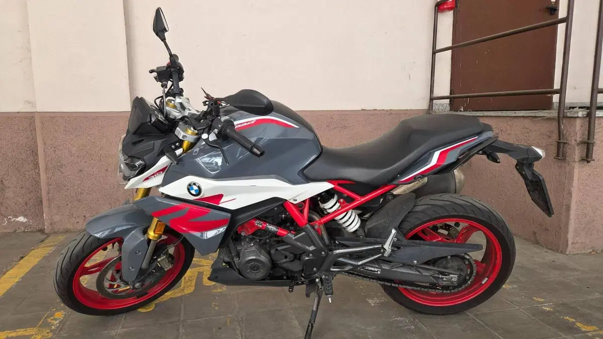 Bmw G 310 R (2021 - 25)  (2)