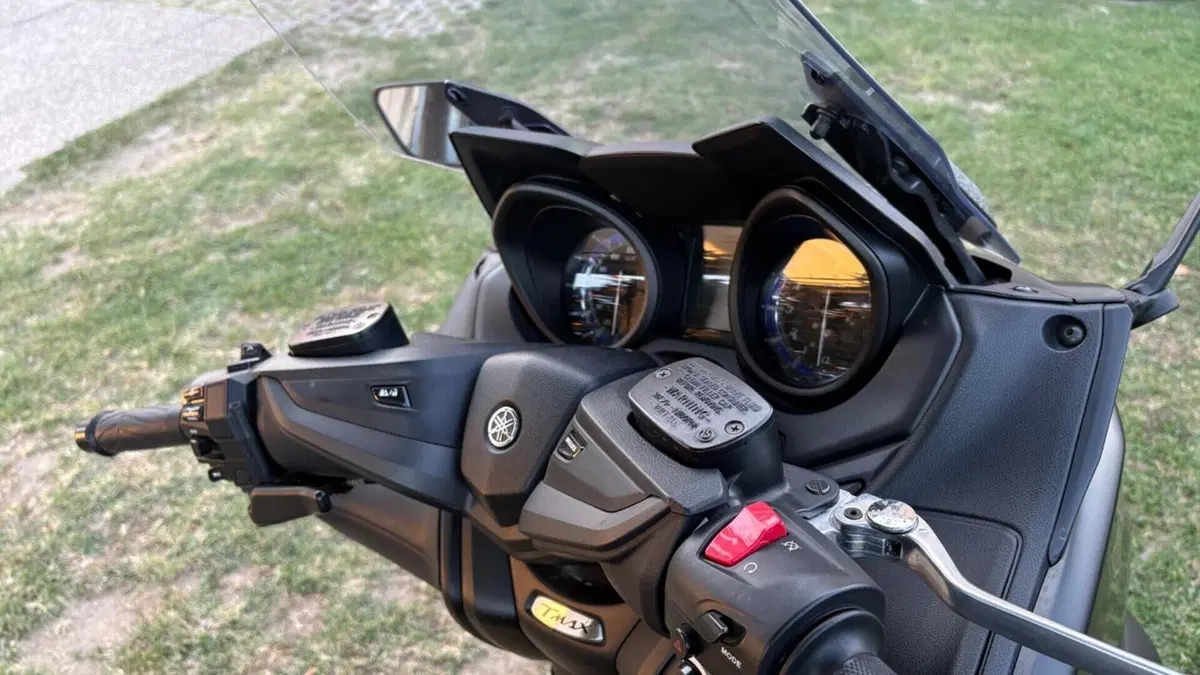 Yamaha T-Max 560 (2020 - 21)  (6)