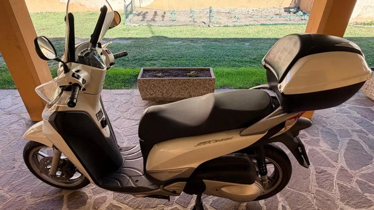 Honda SH 300 i (2011 - 14)  (2)