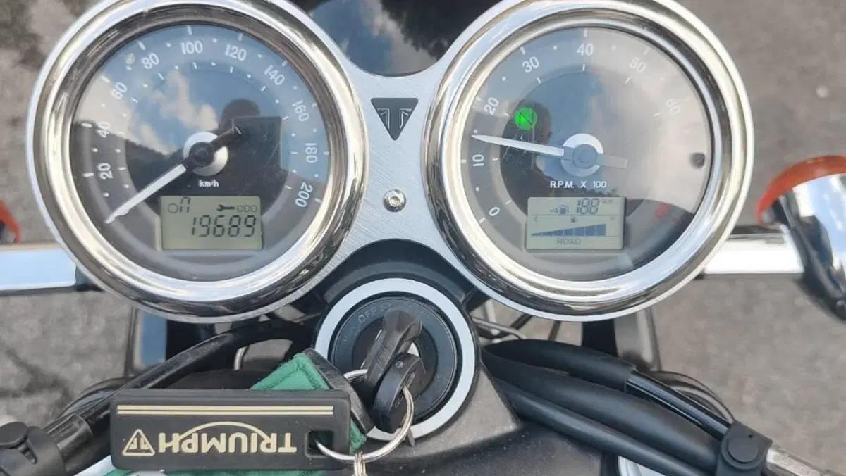Triumph Bonneville T120 (2021 - 25) 