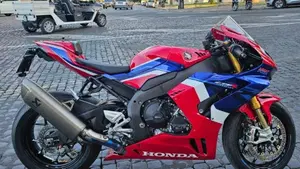 Honda CBR 1000 RR-R Fireblade SP (2020 - 21)  (2)
