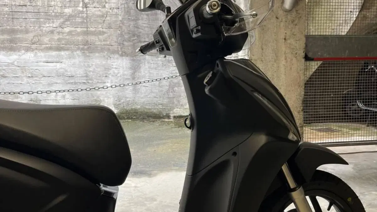 Kymco People 250 S  (2)