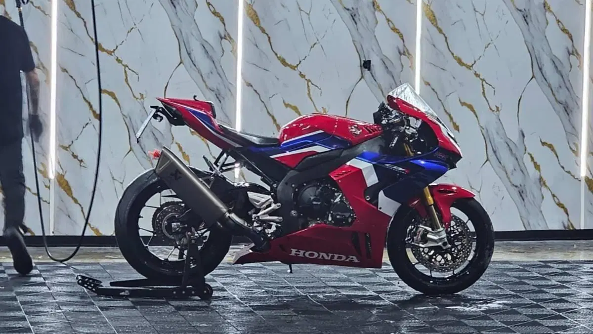 Honda CBR 1000 RR-R Fireblade SP (2020 - 21)  (4)