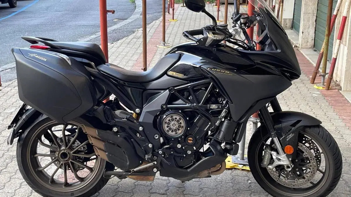 MV Agusta Turismo Veloce 800 Lusso (2021 - 23) 