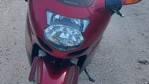 Honda CBR 1100 XX Superblackbird (1999 - 00)  (5)