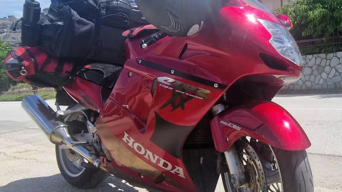 Honda CBR 1100 XX Superblackbird (1999 - 00)  (6)