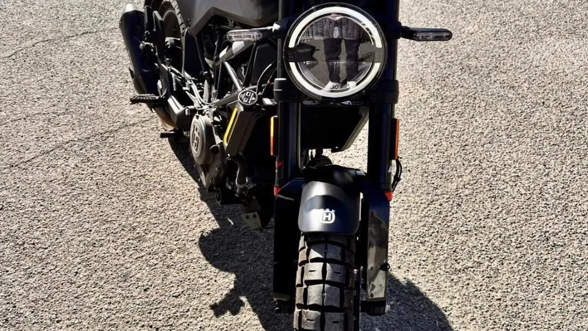 Husqvarna Svartpilen 401 (2021 - 23)  (2)