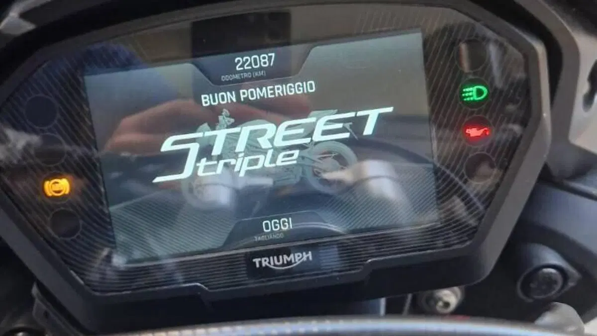 Triumph Street Triple RS (2020 - 22)  (5)