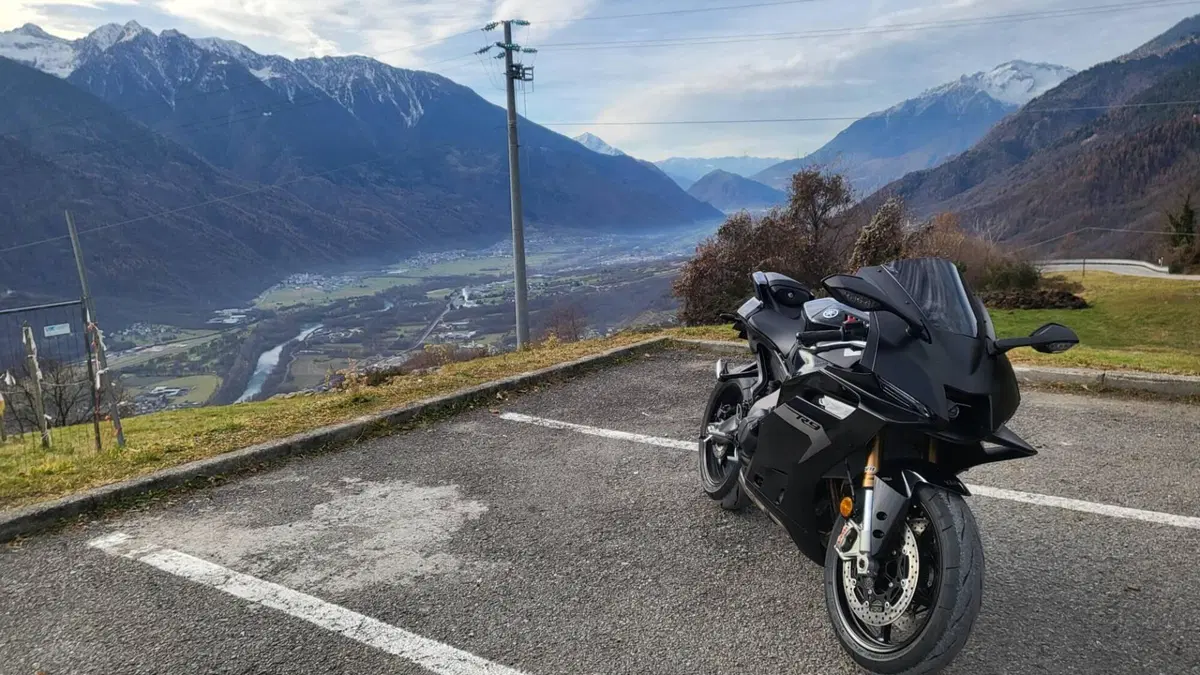 Yamaha YZF R9 (2025 - 26)  (9)
