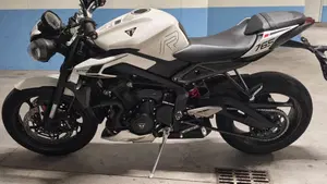 Triumph Street Triple 765 R (2023 - 26)  (5)