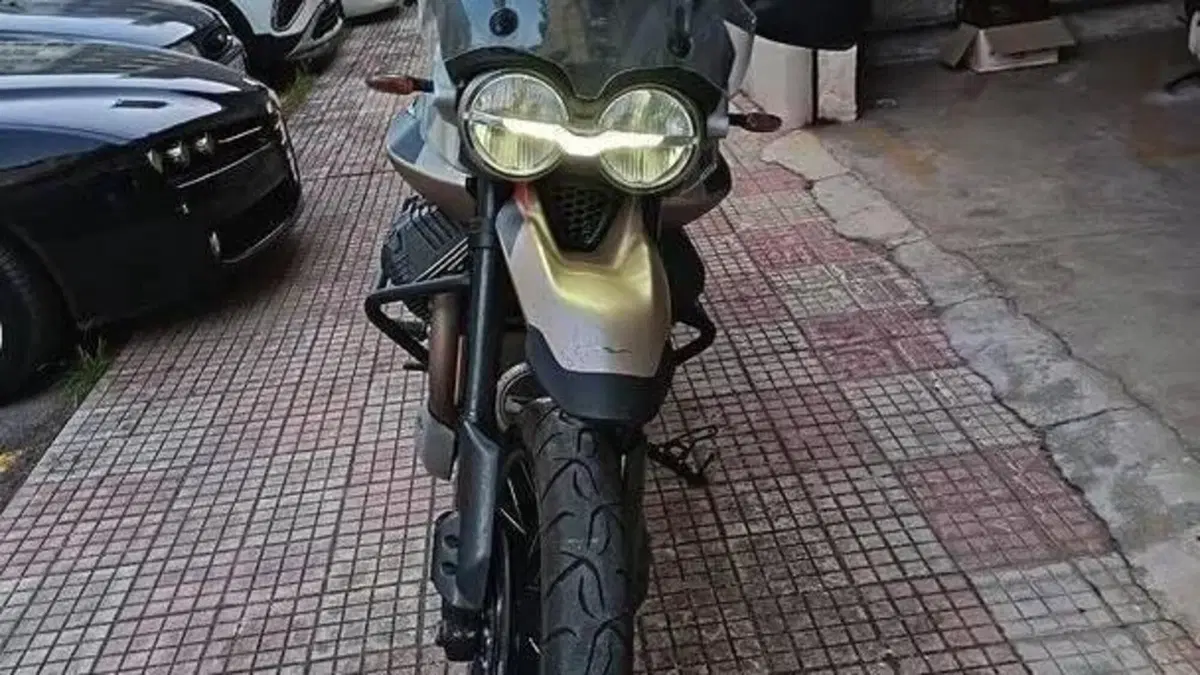Moto Guzzi V85 TT Travel (2024 - 26)  (3)