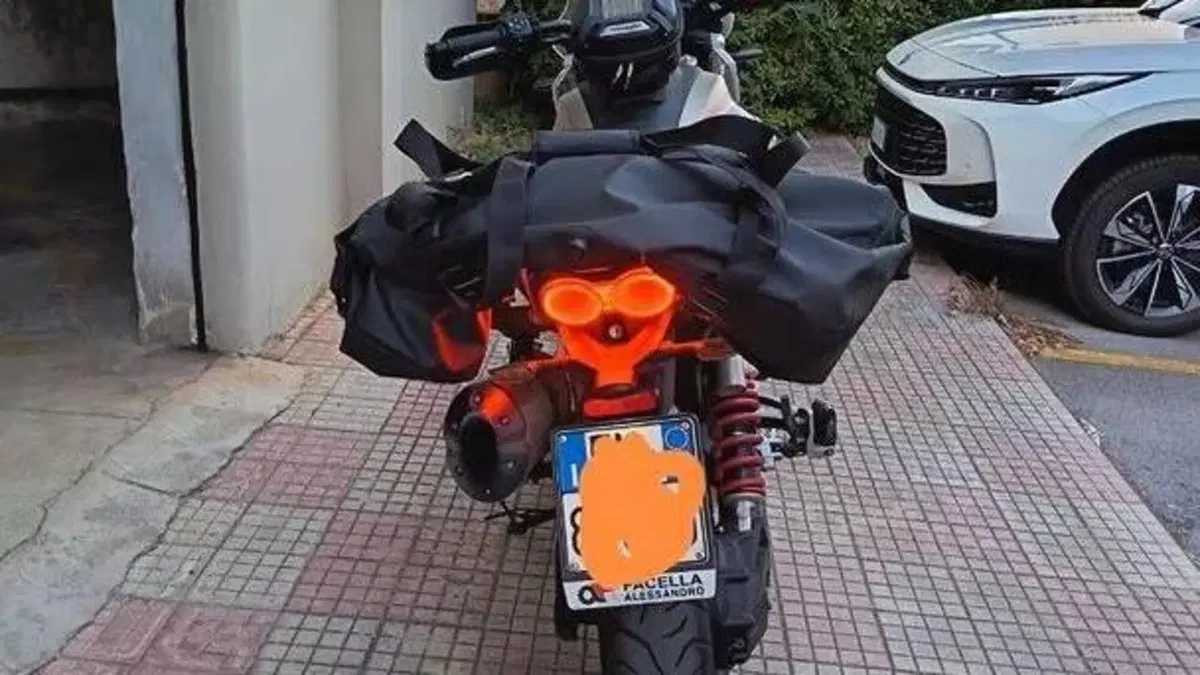 Moto Guzzi V85 TT Travel (2024 - 26)  (4)