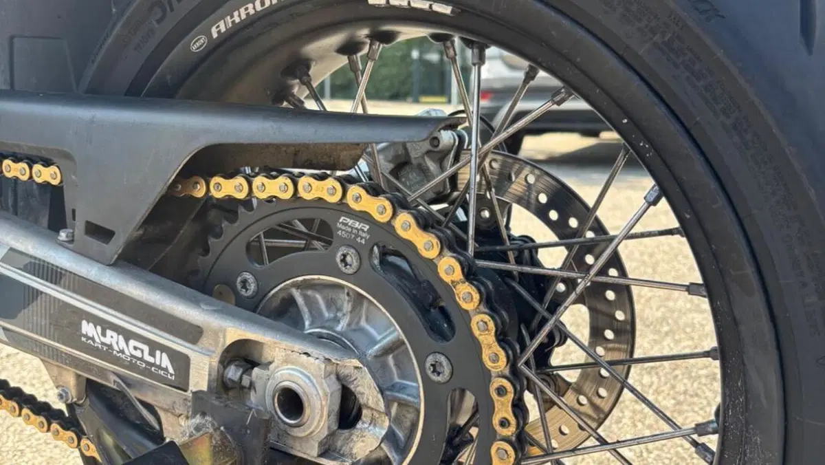 Husqvarna 701 Supermoto (2020)  (6)